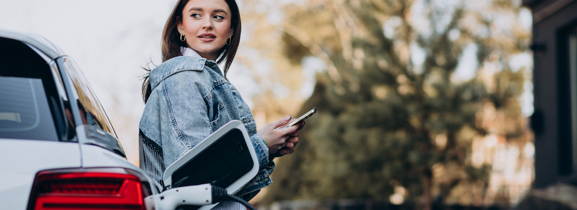 Samochód elektryczny – wszystko, co musisz o nim wiedzieć | InPost